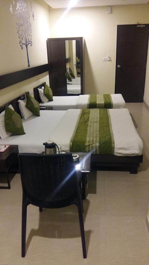 Hotel Ambience Sarkhej Екстериор снимка